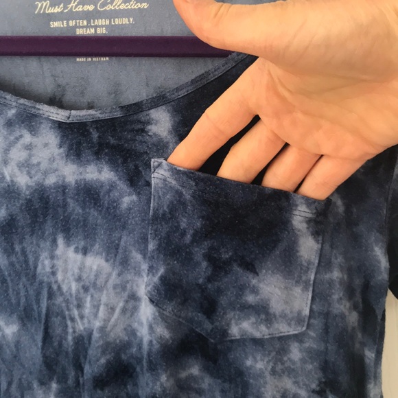 Hollister Tye Dyed T-Shirt - Picture 4 of 8